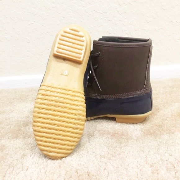 Merona Duck Boots size 6 - Picture 3 of 3